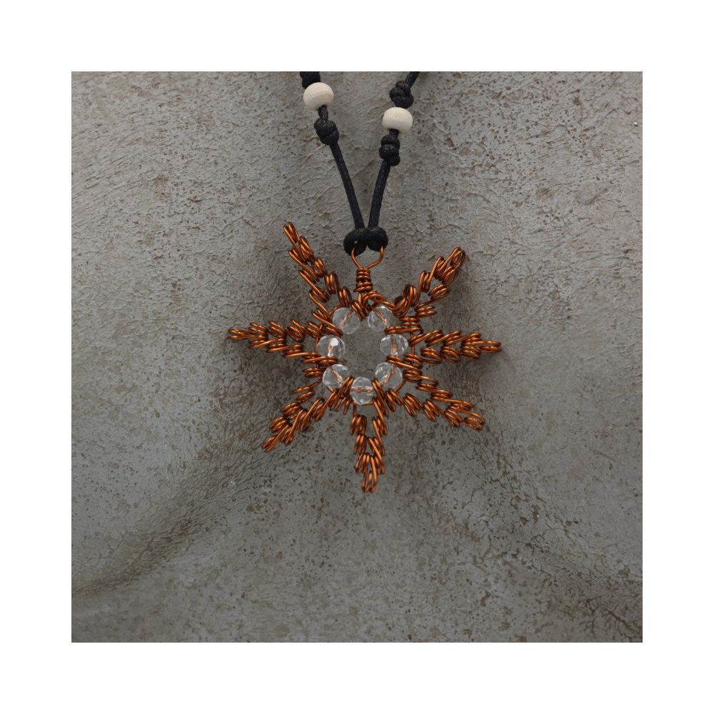 Collana in rame realizzata a mano. Idea regalo. Prodotti artigianali fatti a mano in Ticino Collana in rame realizzata a mano. Idea regalo. Prodotti artigianali fatti a mano in Ticino