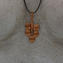 Collana in rame realizzata a mano. Idea regalo. Prodotti artigianali fatti a mano in Ticino