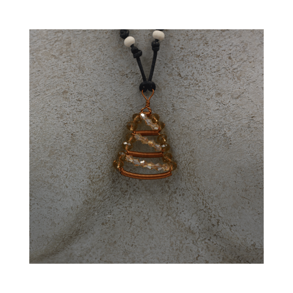 Collana in rame realizzata a mano. Idea regalo. Prodotti artigianali fatti a mano in Ticino Collana in rame realizzata a mano. Idea regalo. Prodotti artigianali fatti a mano in Ticino