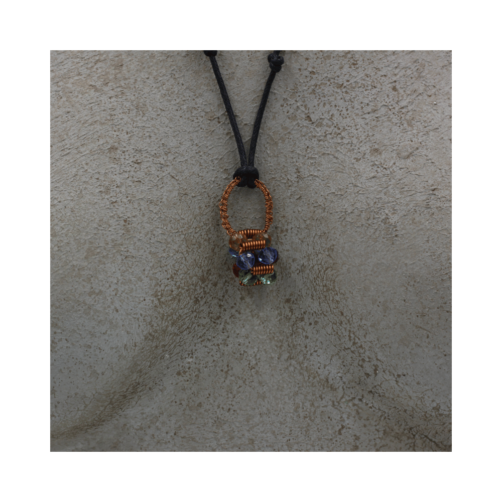 Collana in rame realizzata a mano. Idea regalo. Prodotti artigianali fatti a mano in Ticino Collana in rame realizzata a mano. Idea regalo. Prodotti artigianali fatti a mano in Ticino