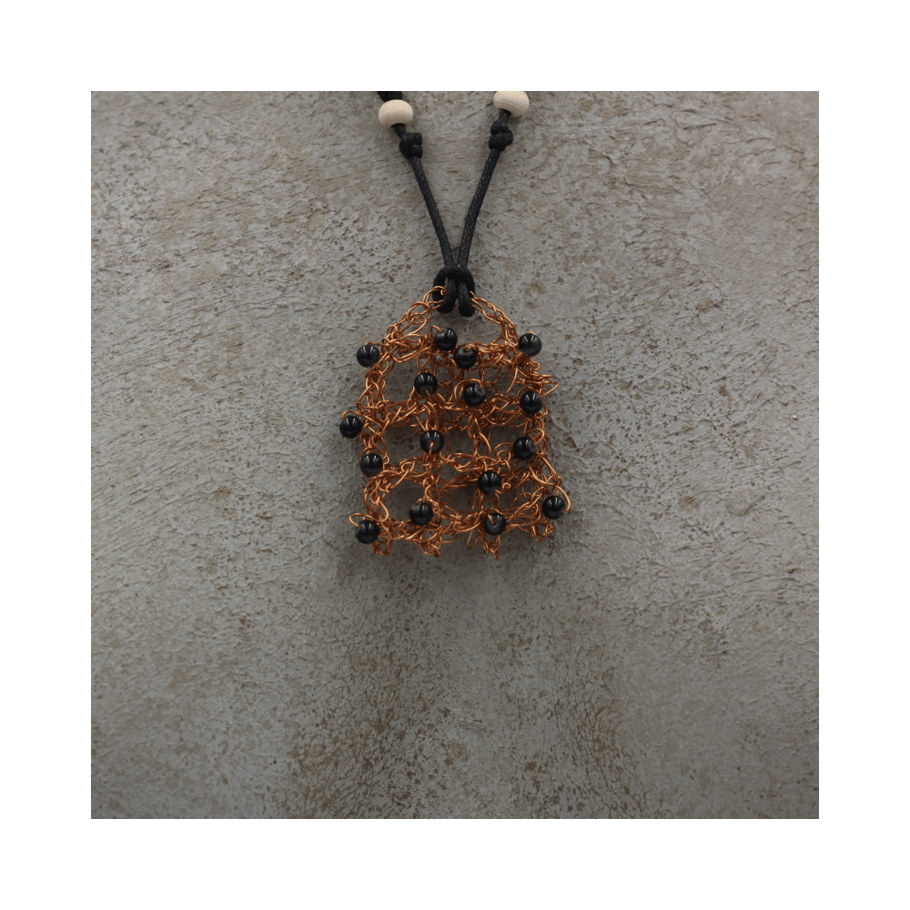 Collana in rame realizzata a mano. Idea regalo. Prodotti artigianali fatti a mano in Ticino Collana in rame realizzata a mano. Idea regalo. Prodotti artigianali fatti a mano in Ticino