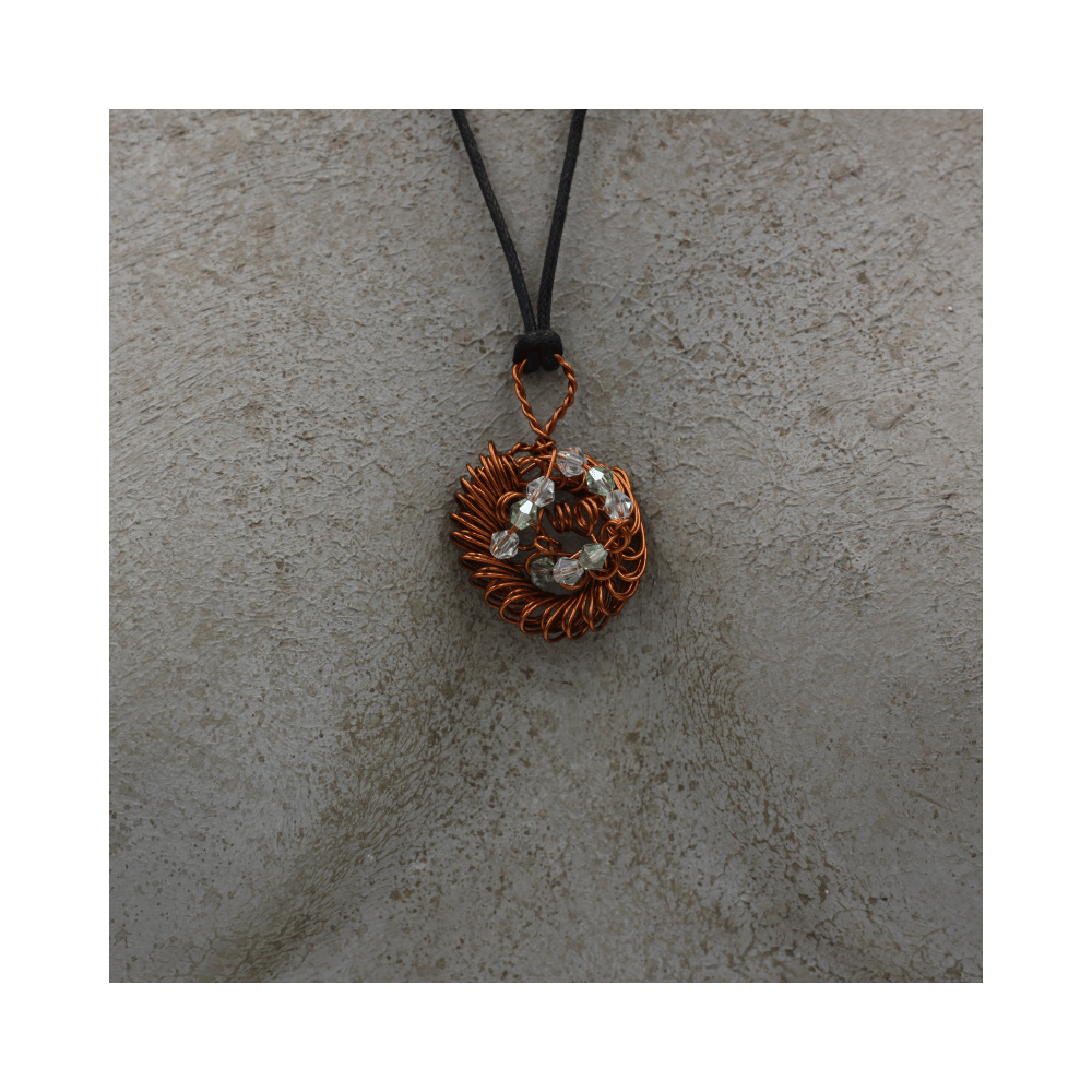 Collana in rame realizzata a mano. Idea regalo. Prodotti artigianali fatti a mano in Ticino Collana in rame realizzata a mano. Idea regalo. Prodotti artigianali fatti a mano in Ticino