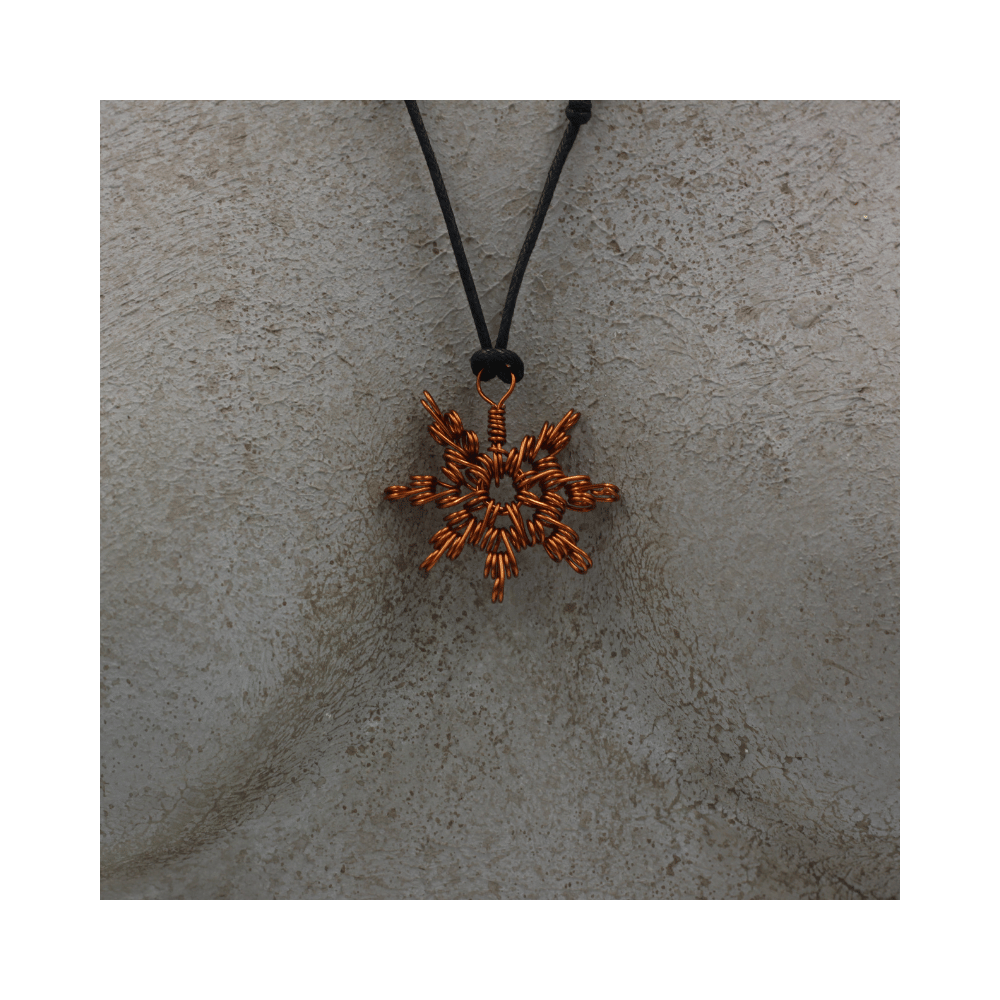 Collana in rame realizzata a mano. Idea regalo. Prodotti artigianali fatti a mano in Ticino Collana in rame realizzata a mano. Idea regalo. Prodotti artigianali fatti a mano in Ticino