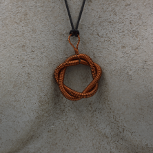 Collana in rame realizzata a mano. Idea regalo. Prodotti artigianali fatti a mano in Ticino