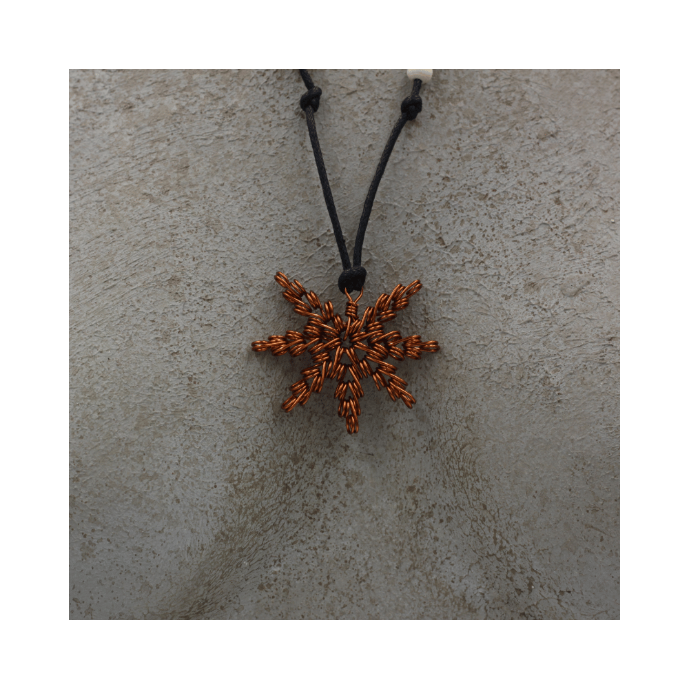 Collana in rame realizzata a mano. Idea regalo. Prodotti artigianali fatti a mano in Ticino Collana in rame realizzata a mano. Idea regalo. Prodotti artigianali fatti a mano in Ticino