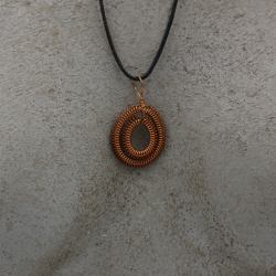 Collana in rame realizzata a mano. Idea regalo. Prodotti artigianali fatti a mano in Ticino