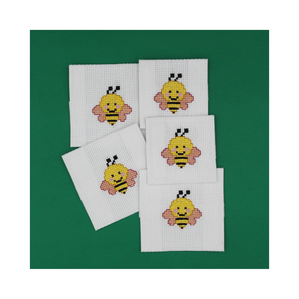 Marque "abeille" brodée à la main.