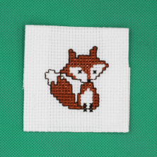 Marque "renard" brodée à la main.