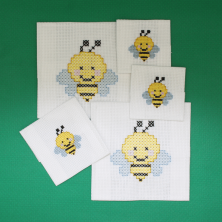 Marque "abeille" brodée à la main.